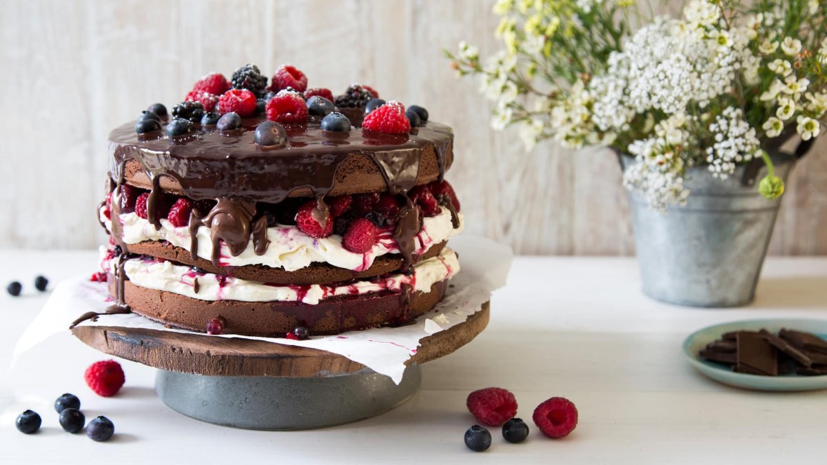 Truffle Chocolate ………………………………... 10$ (Sponge Cake with
