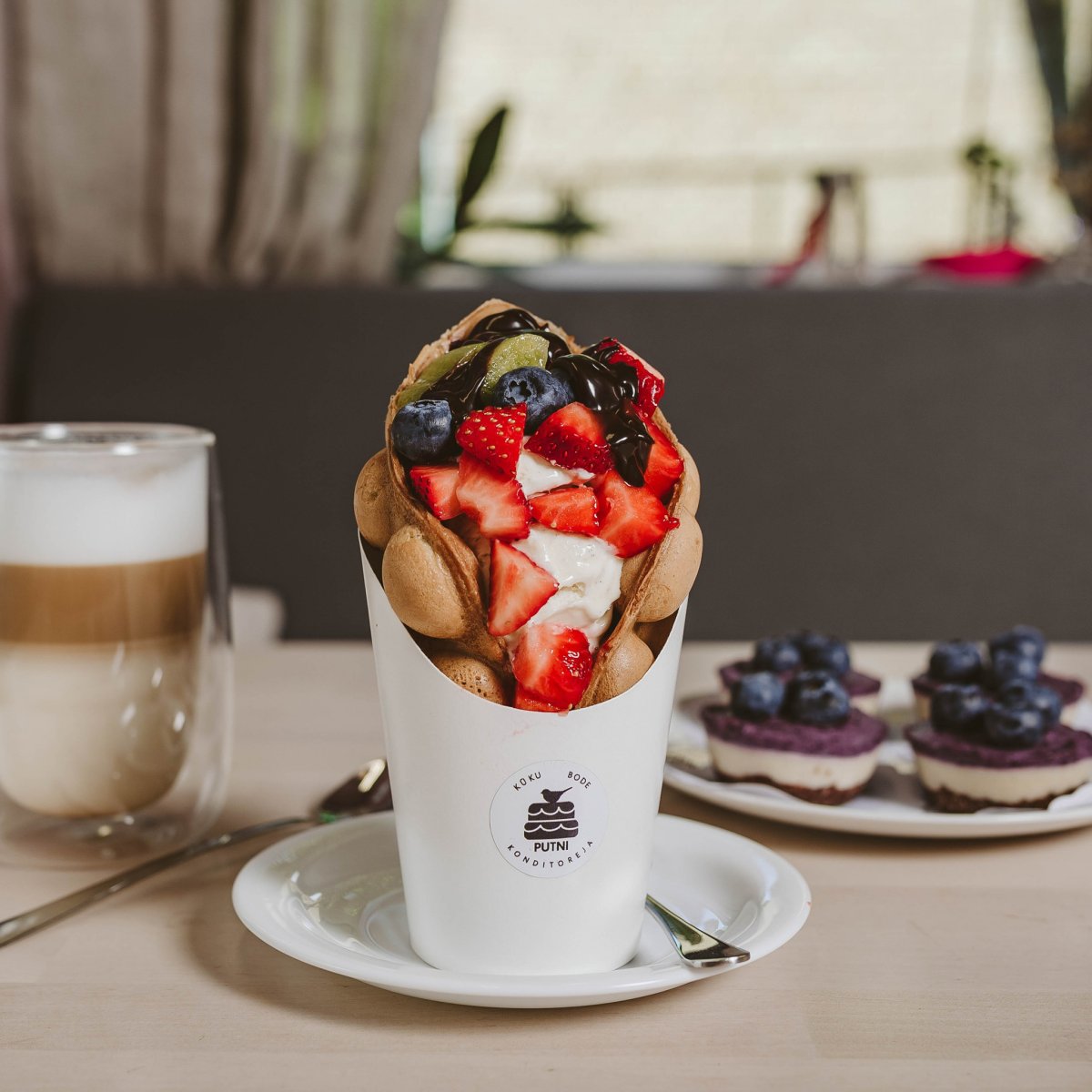 The Golden Opulence Sundae мороженое