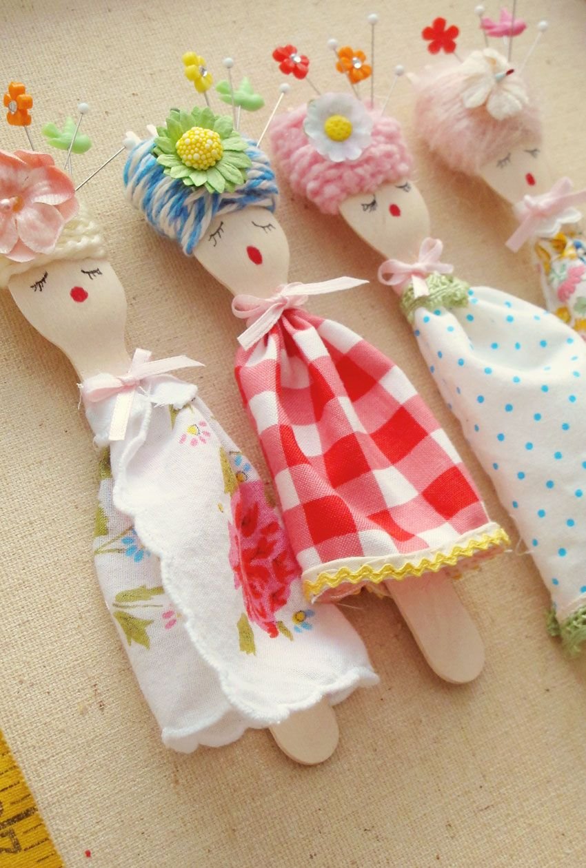 Куколки для детей своими руками. Поделки из ткани. Идеи поделок из ткани. Рукоделие из ткани. Тканевая кукла.