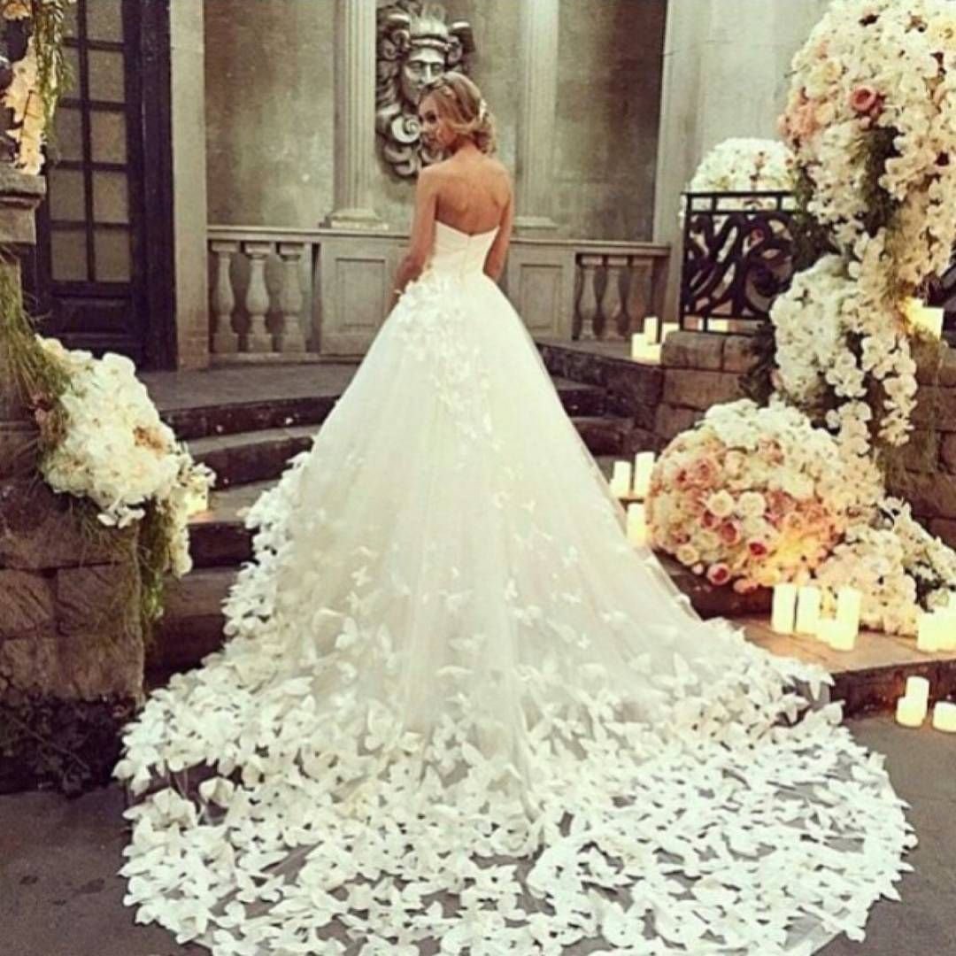 Самые красивые свадебные платья