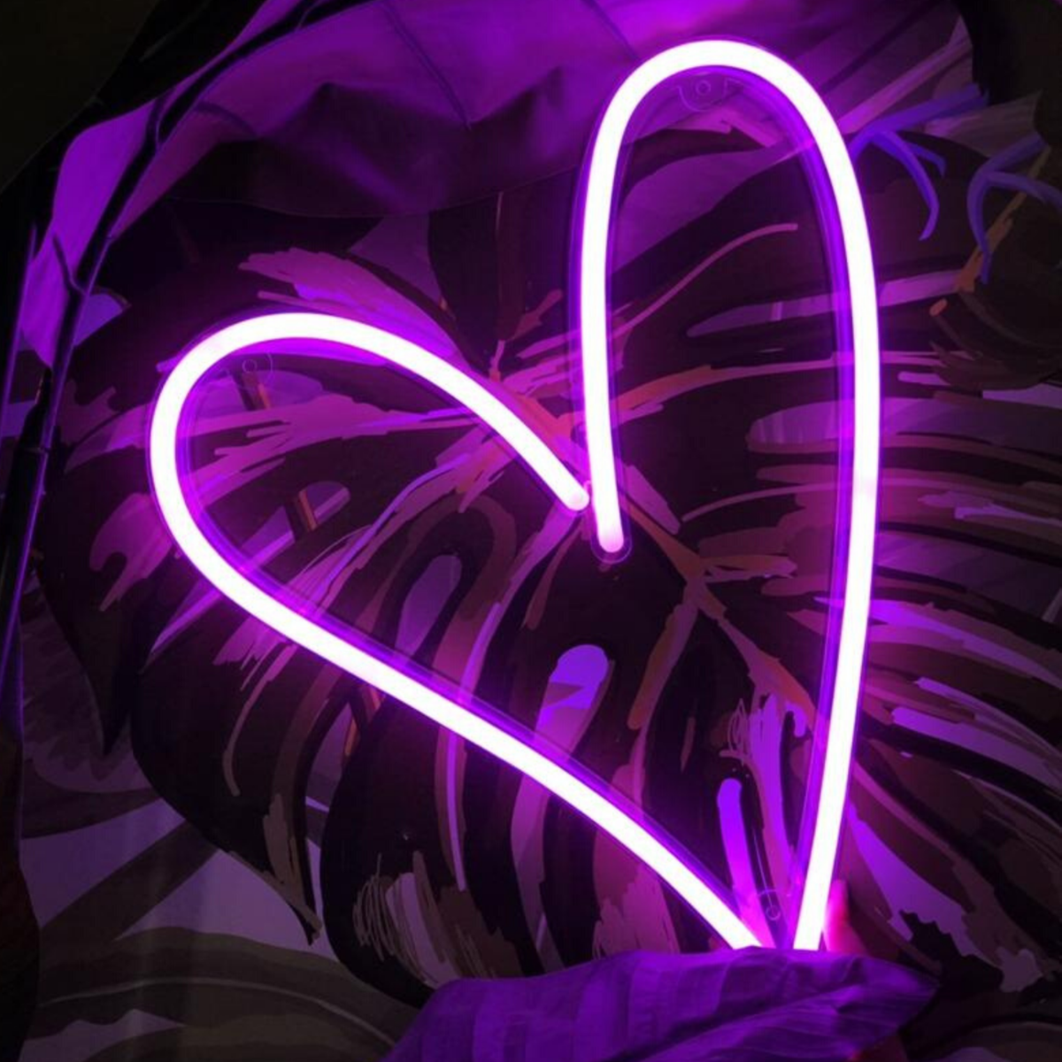 Сердечко картинка эстетика. Фиолетовый неон. Сердце неон. Сердце фиолетовое. Неоновые сердечки.