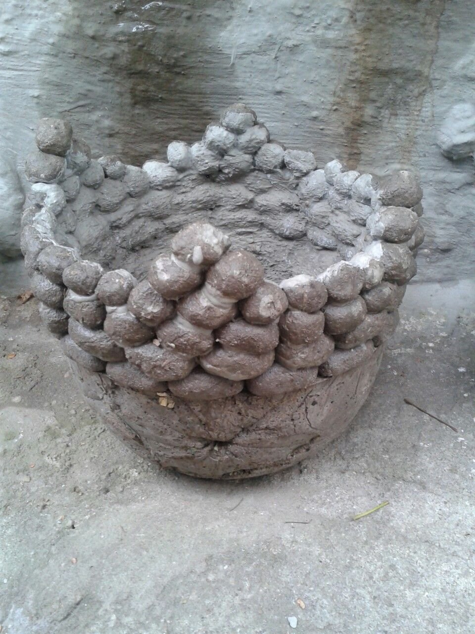 Горшки из камня и цемента