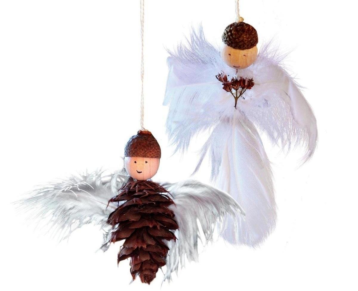 Елочные игрушки из перьев