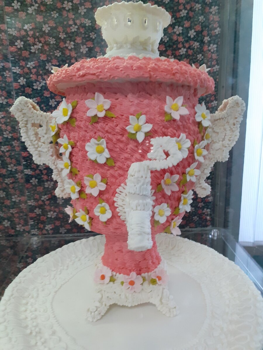 Самовар из макарон