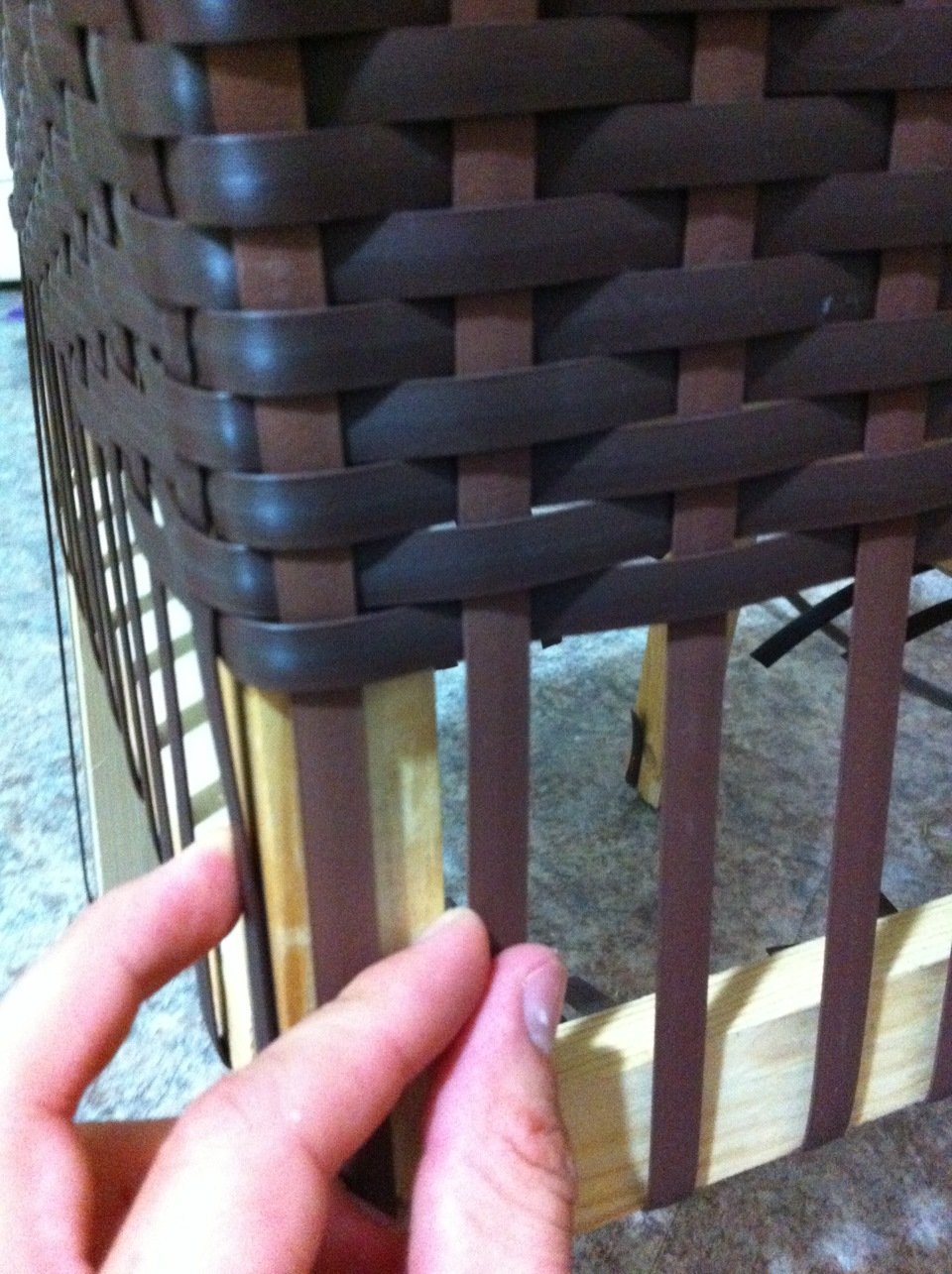 Садовая качель из ротанга