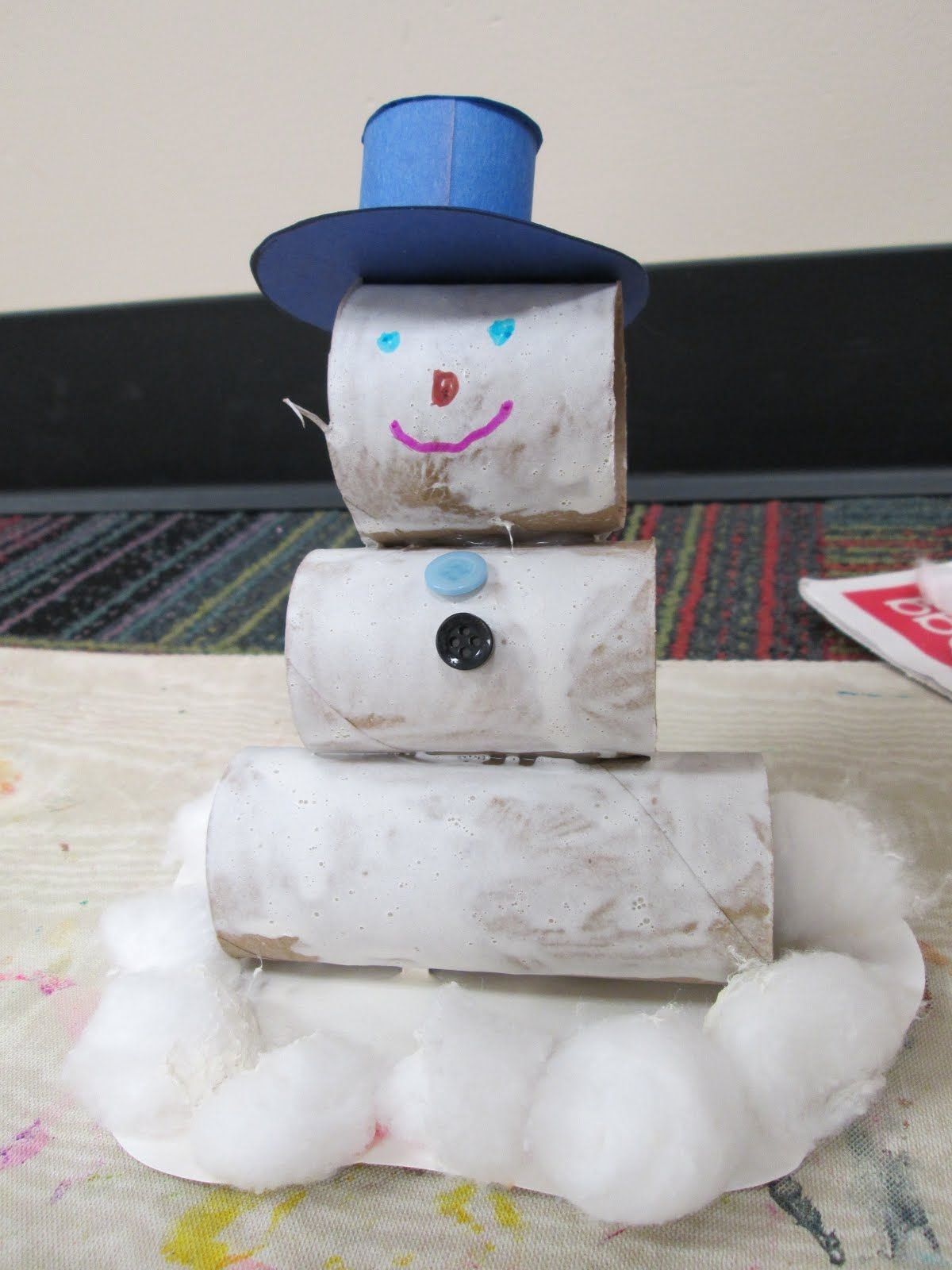 Снеговик из пенопласта поделка своими руками