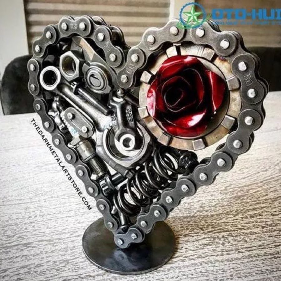 Изделия из автозапчастей
