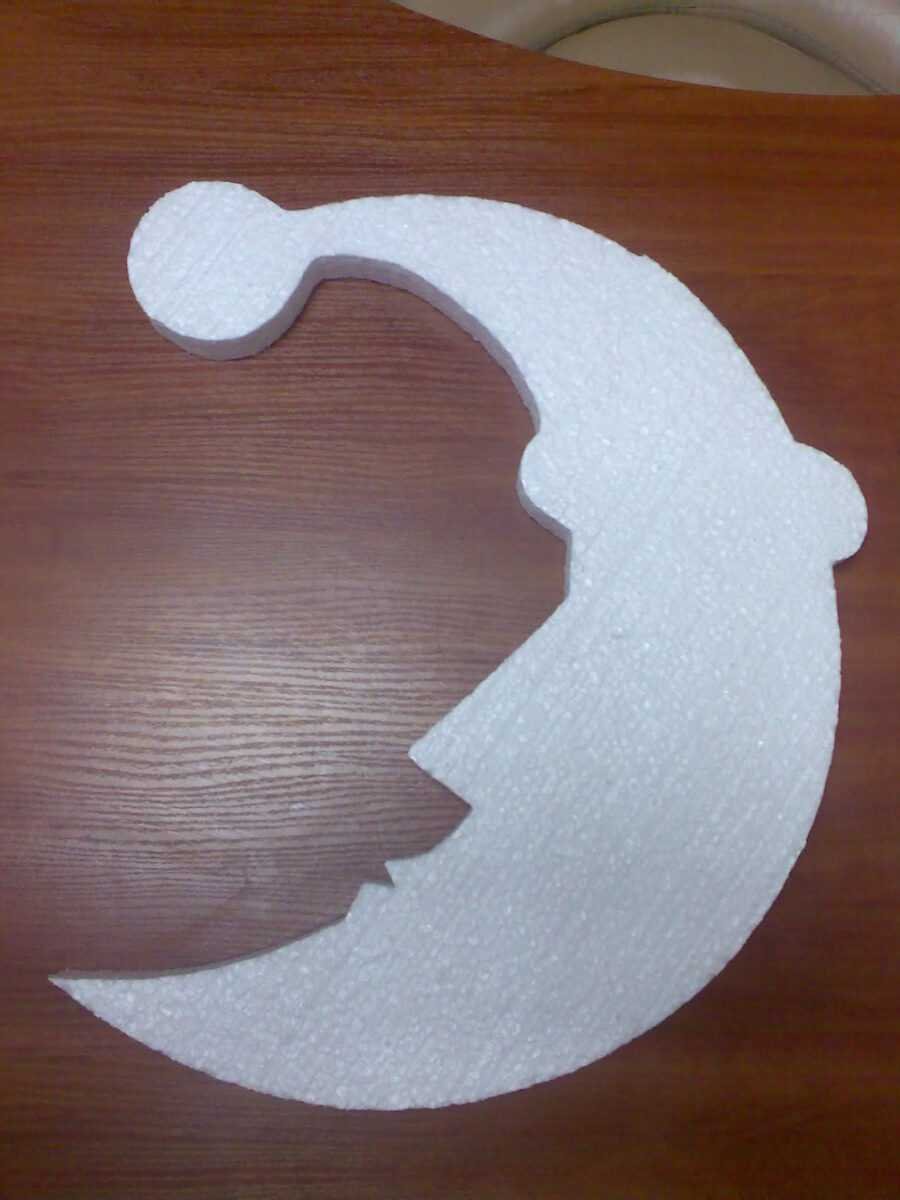 Новогоднее украшение месяц