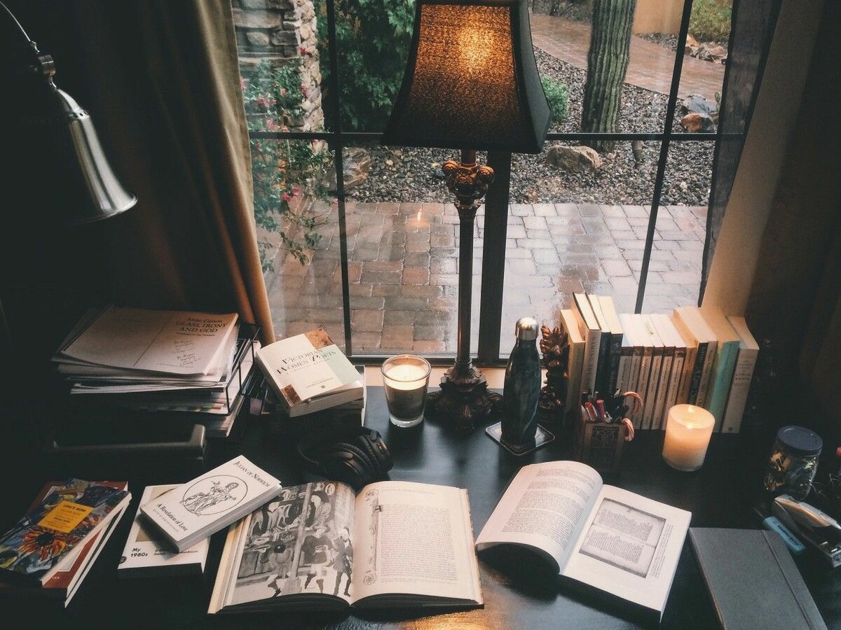 Стол «книга»