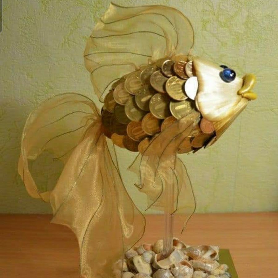 Золотая рыбка из конфет