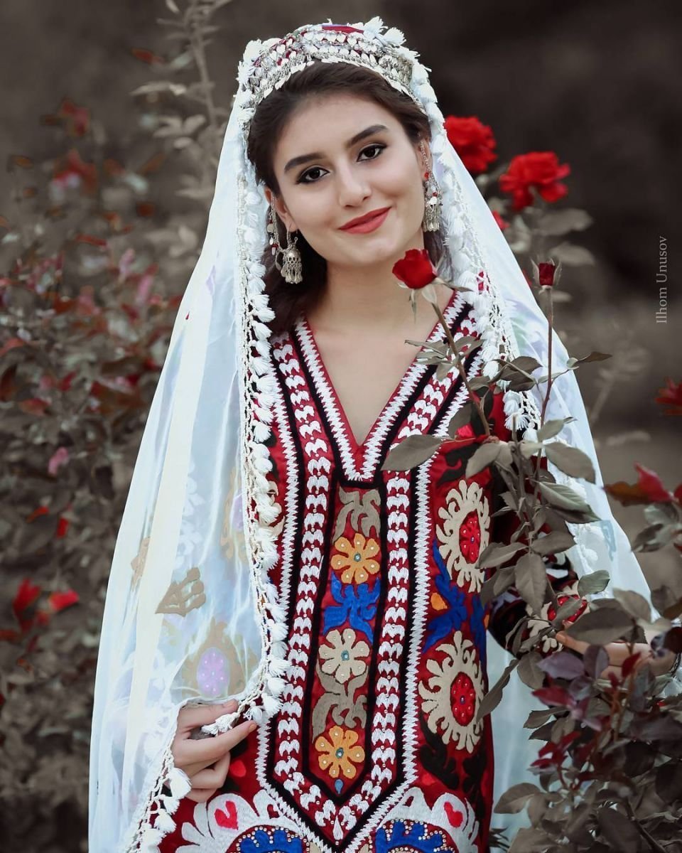 Свадебное платье таджикской невесты
