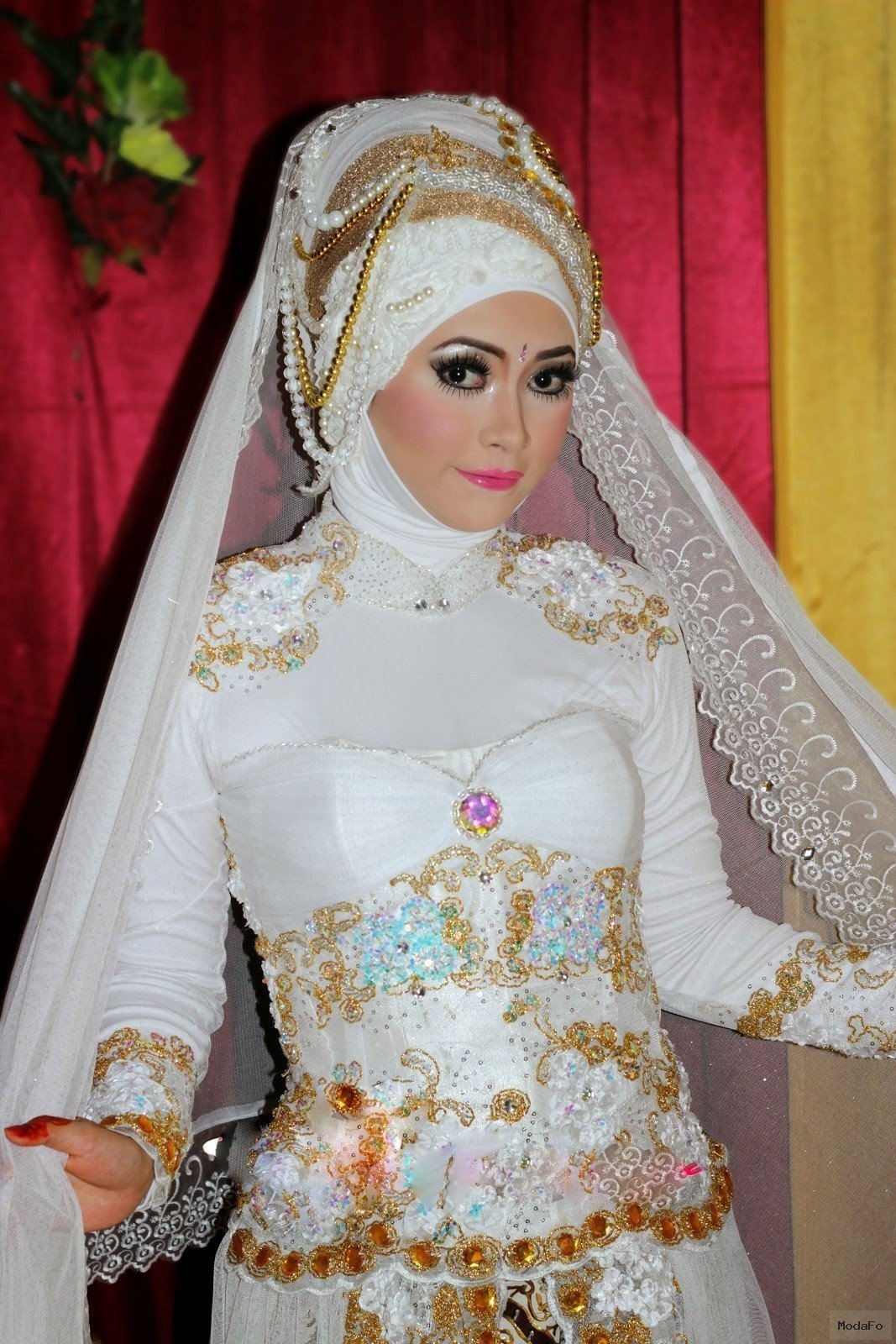 Мисс Камилла либослари