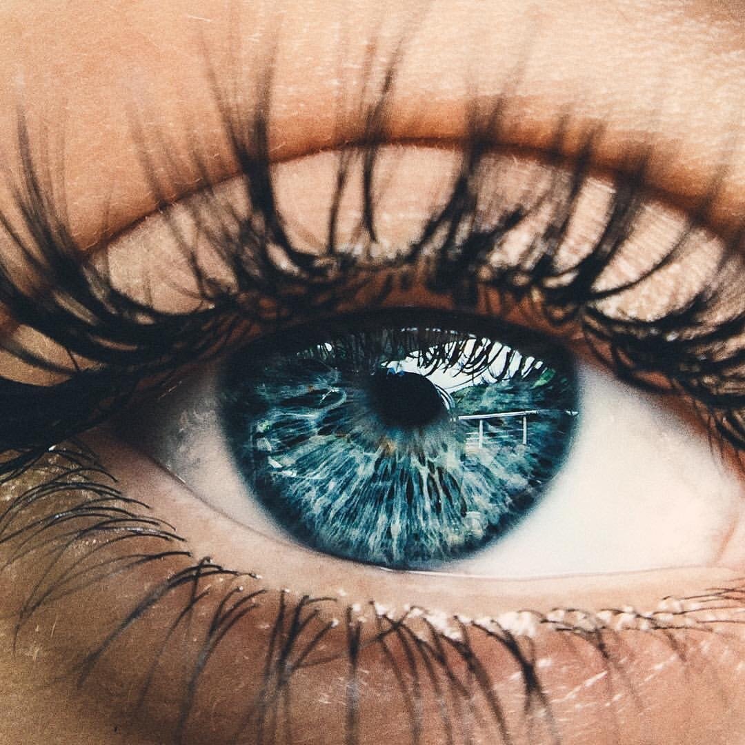 Эстетика голубых глаз