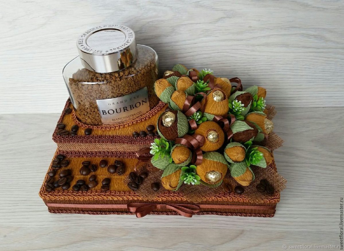 Подарок из конфет мужчине