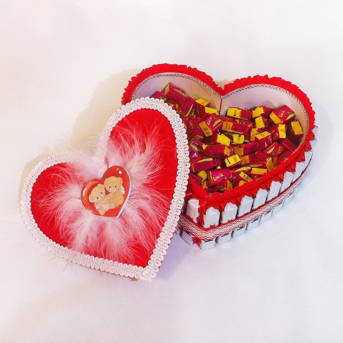Сердечко из конфет