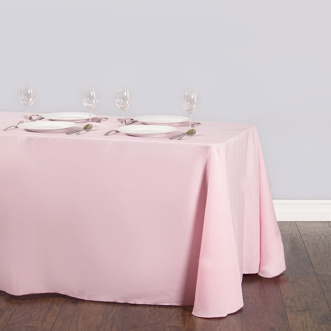 Скатерть розового цвета. Скатерть на свадебный стол. Розовая скатерть. Скатерть на стол для свадьбы. Скатерть на президиум.