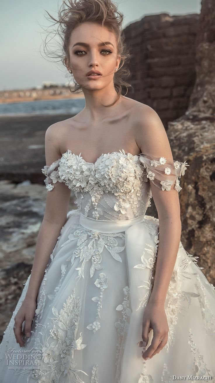 Monique lhuillier Bridal