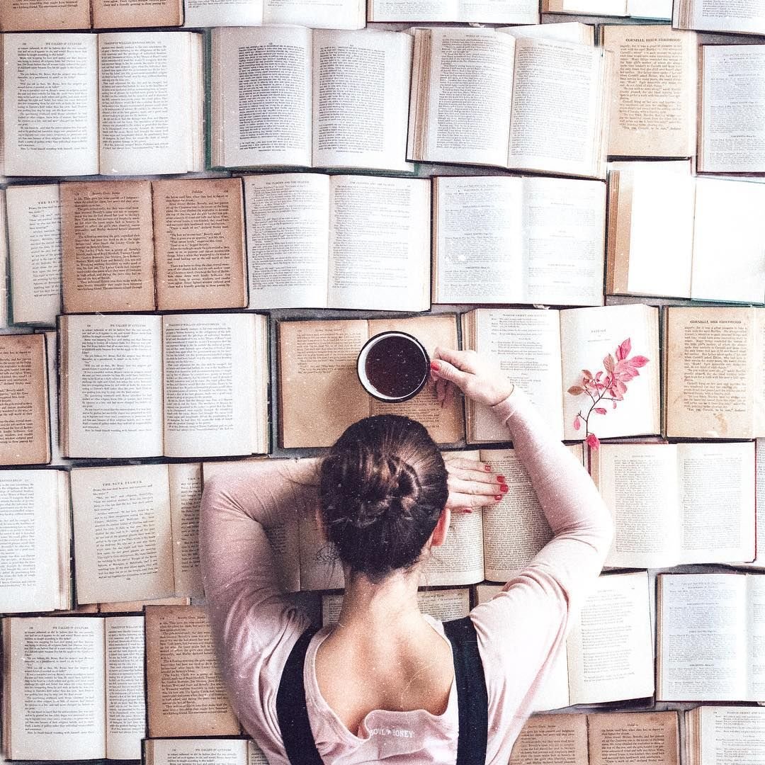 Креативная фотосессия с книгой