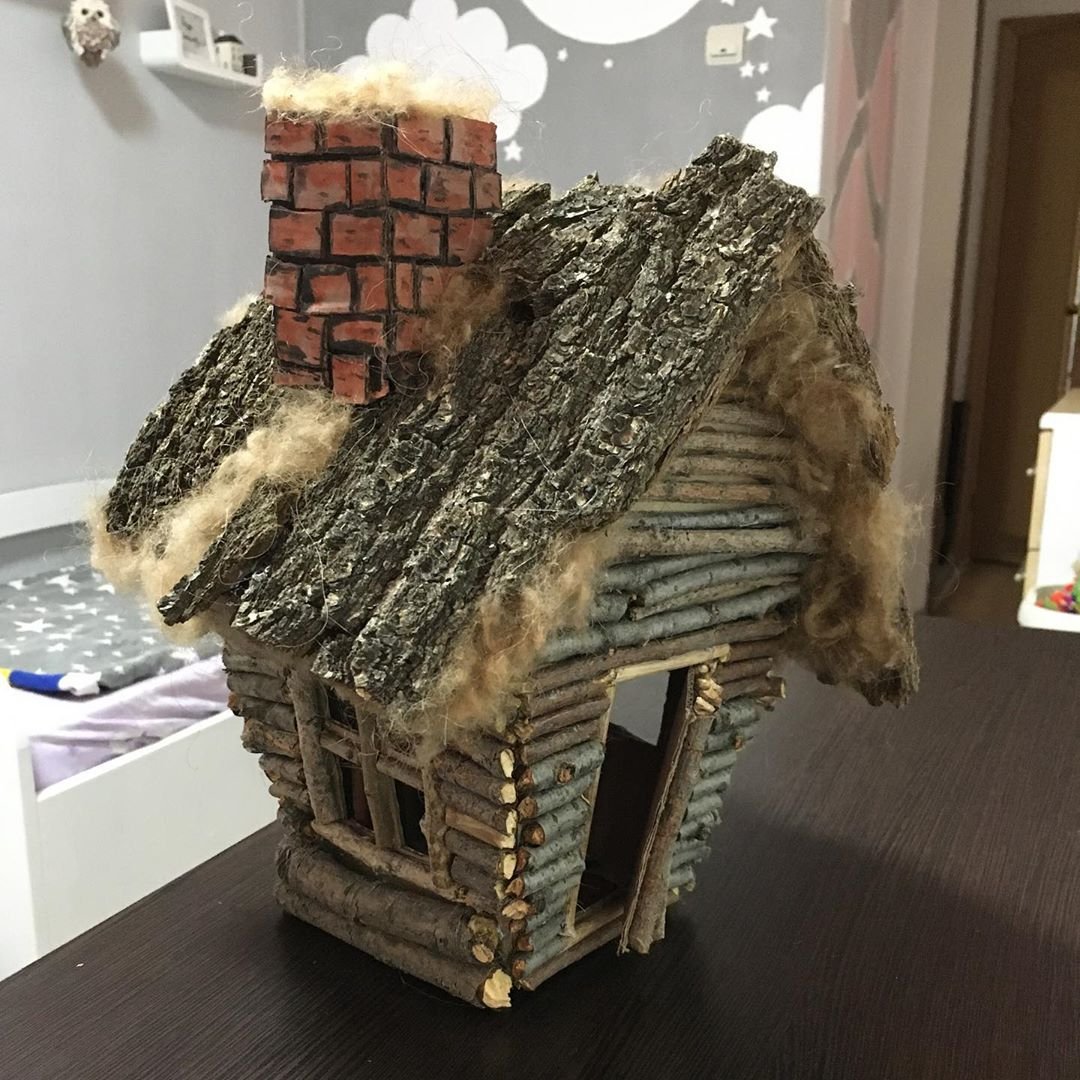 Избушка в зимнем лесу поделка