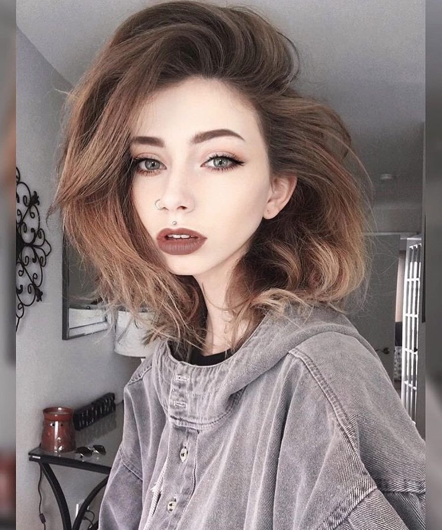 Sarah Marie Karda стрижка