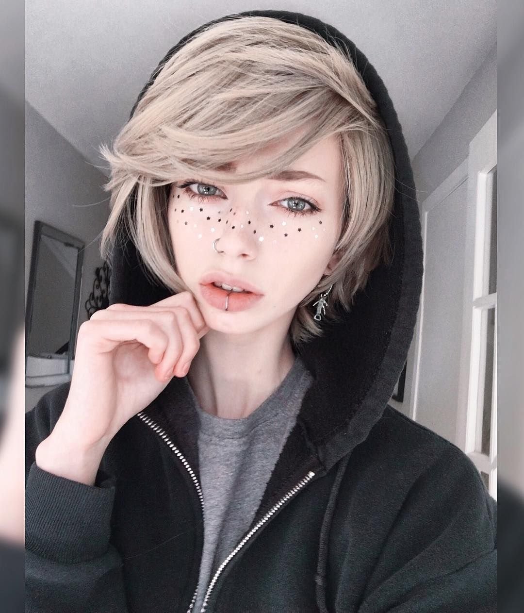 Sarah Marie Karda Томбой