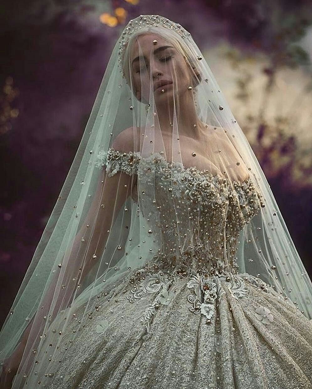 Свадебное платье для взрослых невест