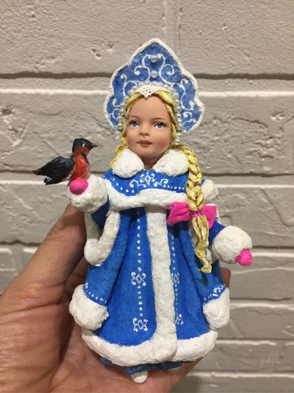 Новогодняя кукла из конфет