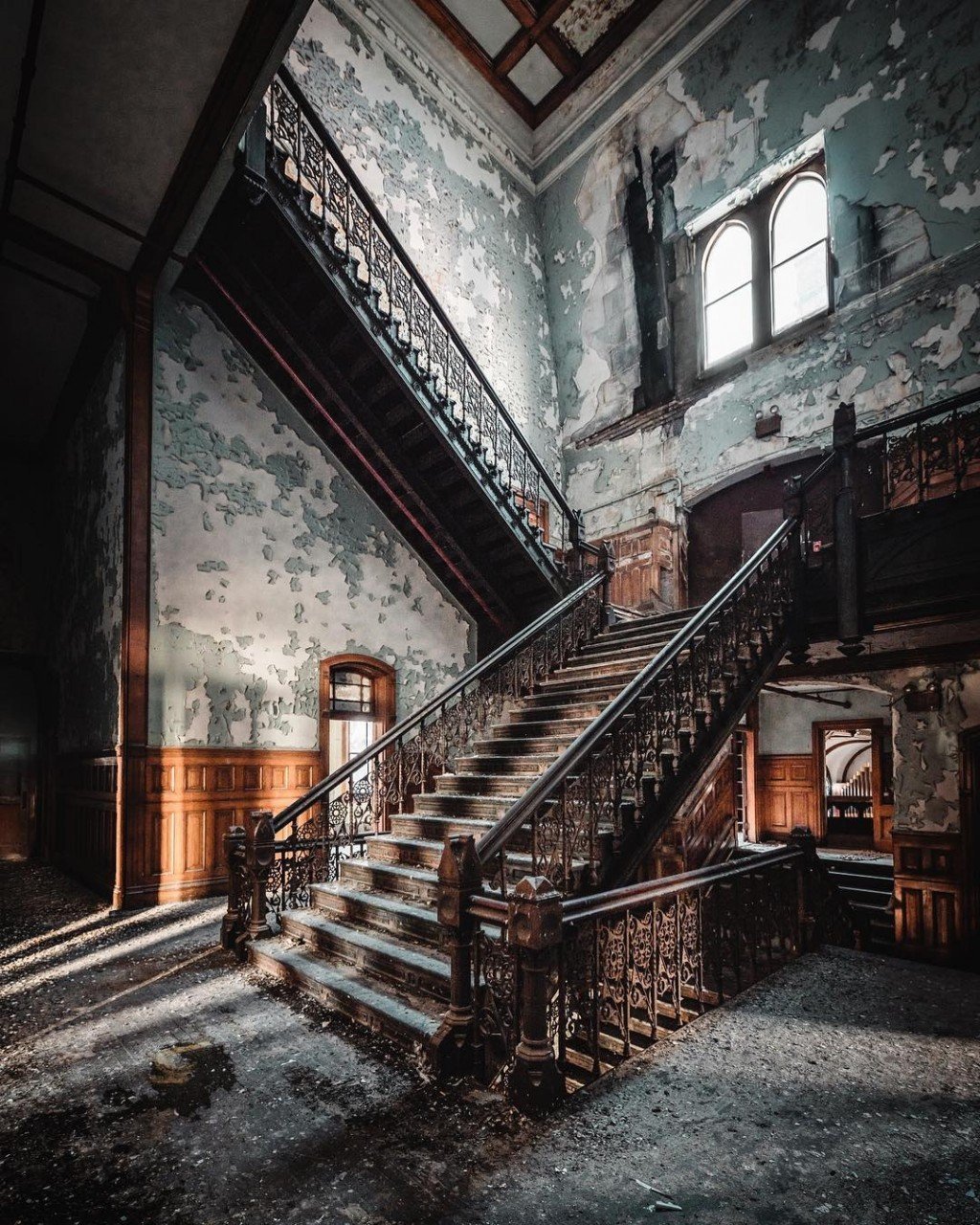 Заброшенный особняк Manor House