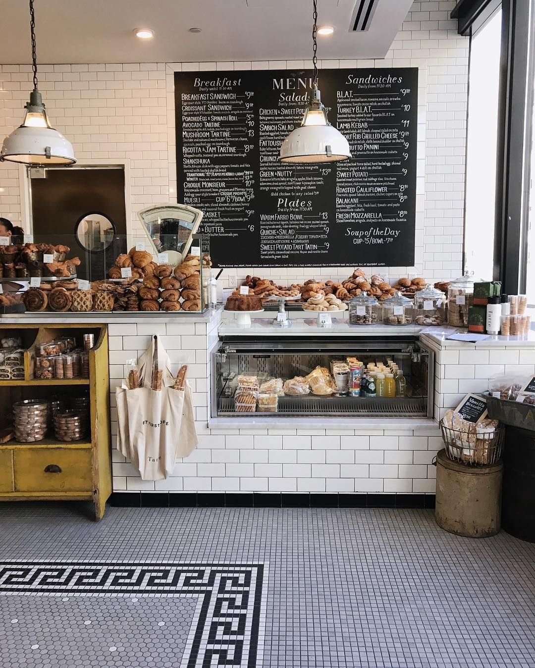 Кафе-кондитерская «Bakery Chicago Family»