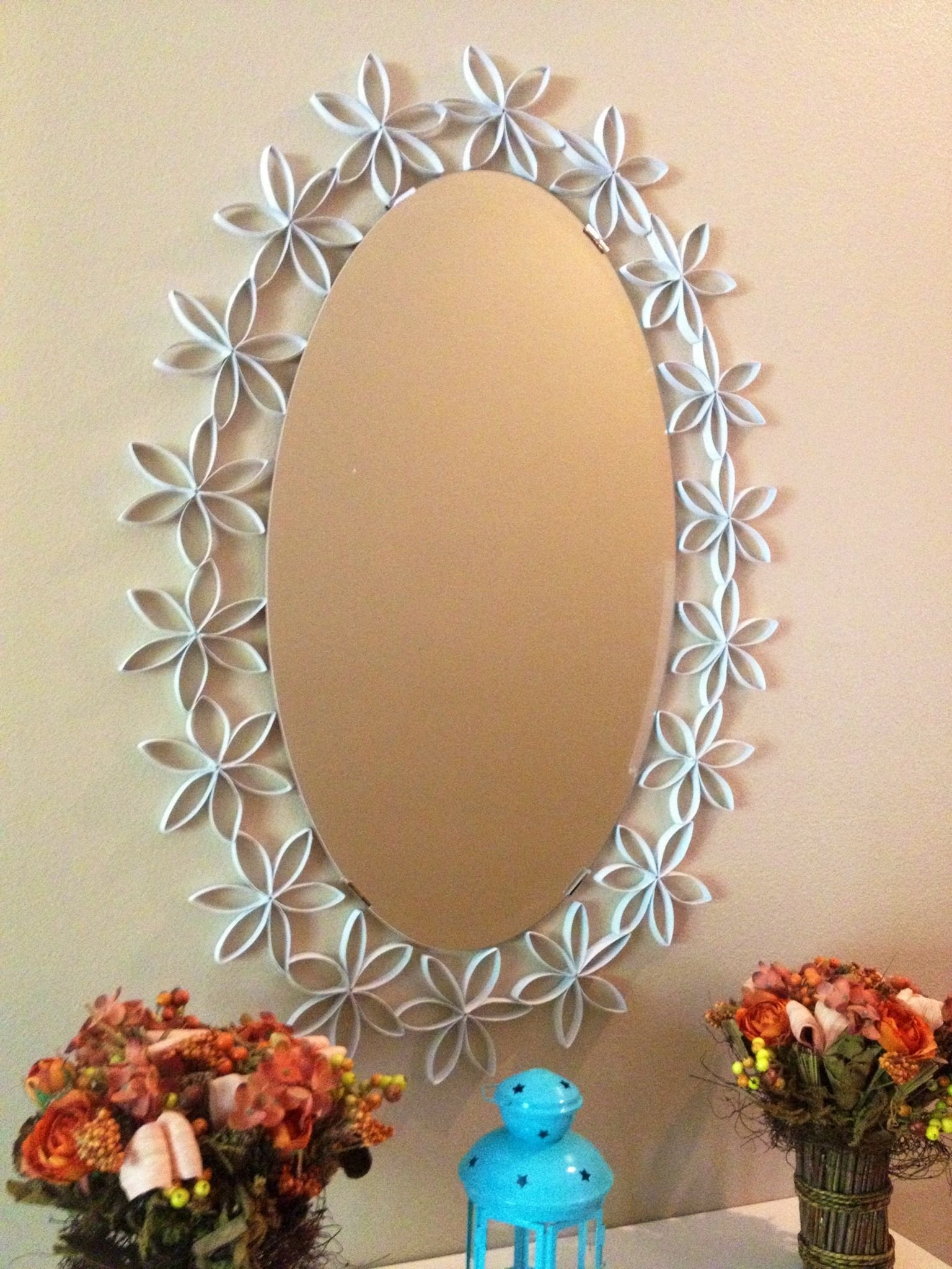 Зеркало на стене без рамки. Украсить зеркало. Декор рамки для зеркала. Декор овального зеркала. Декорировать зеркало.