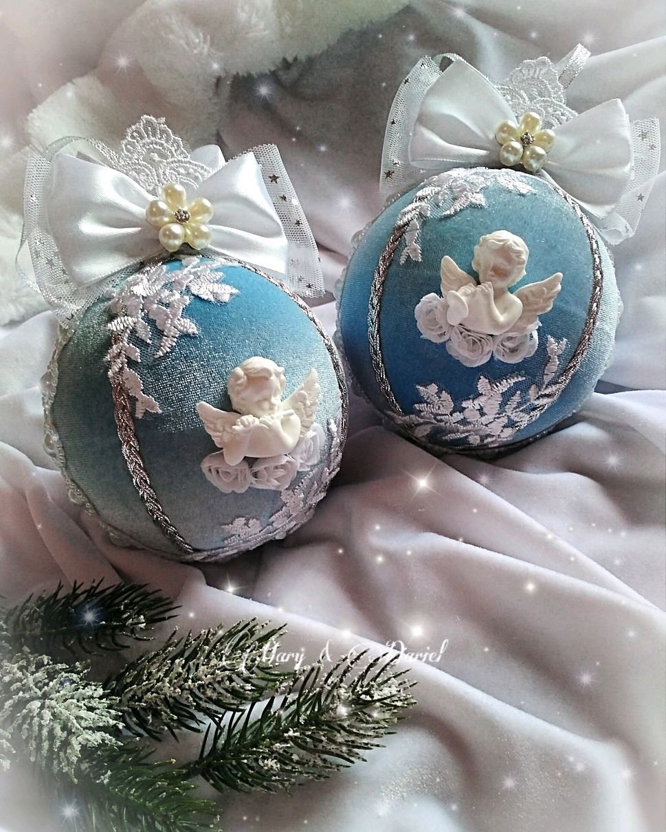 Елочная игрушка из пенопластового шара