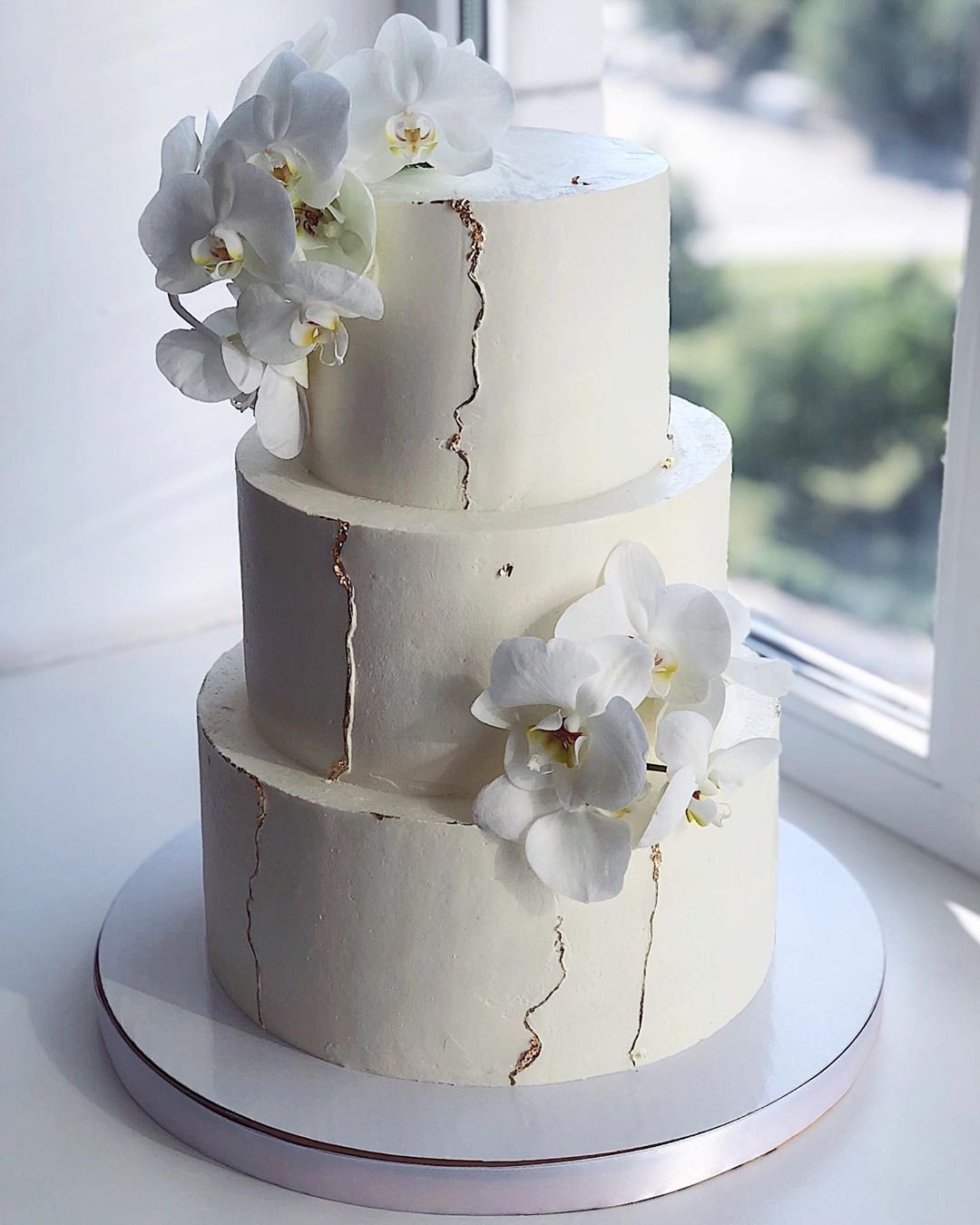 Свадебный торт на свадьбу двухъярусный