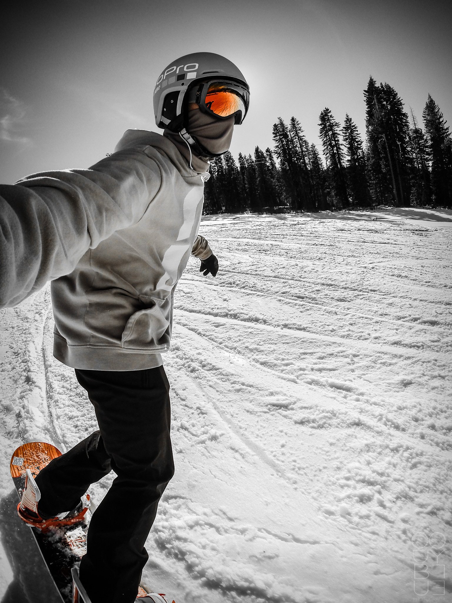 Фото для телеграмма. Сноуборд. Мужчина на сноуборде. GOPRO сноуборд. Сноубордист на закате.