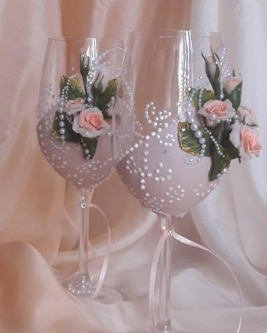 Декор свадебных бокалов