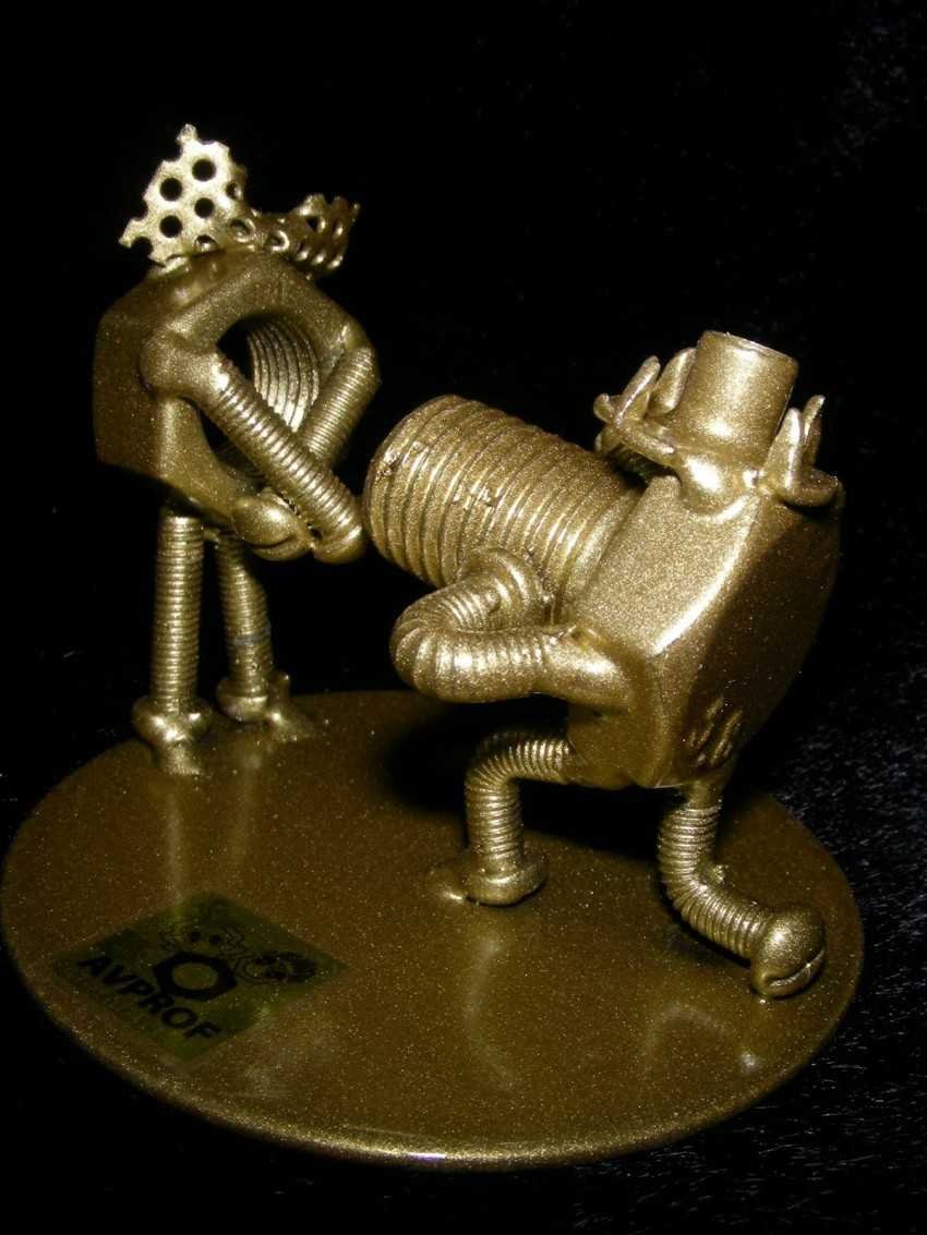 Фигурки из металла