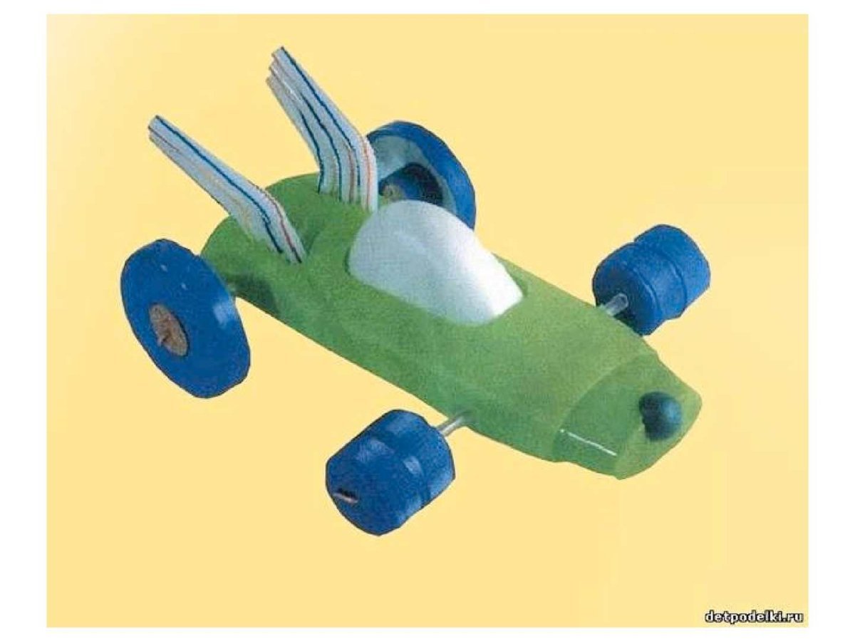 Машинка из бутылки