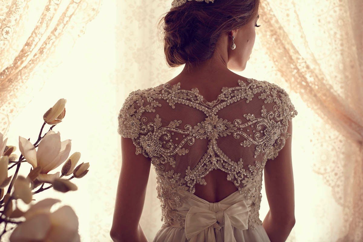 Короткое ажурное свадебное платье
