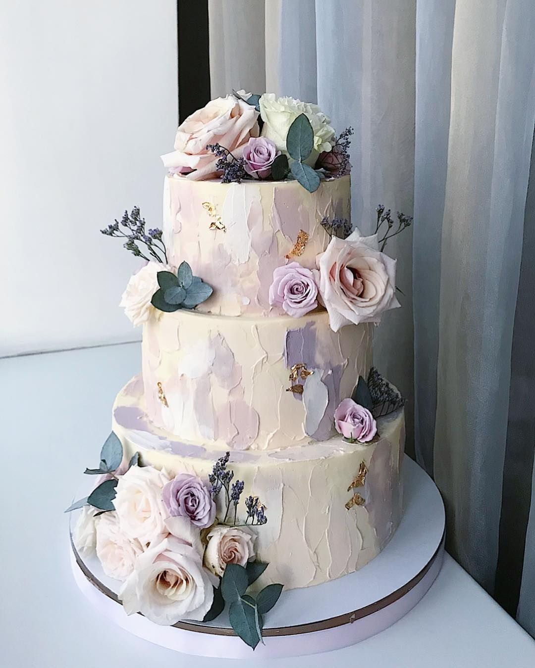 Свадебный торт трехэтажный