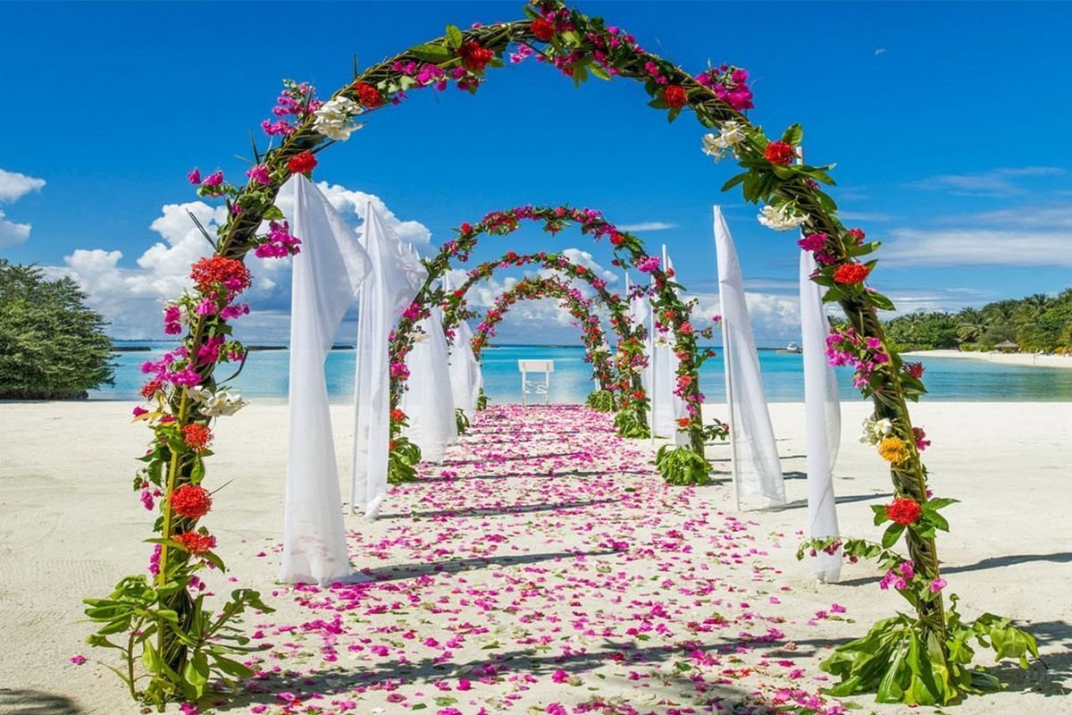 Свадебная цветочная арка