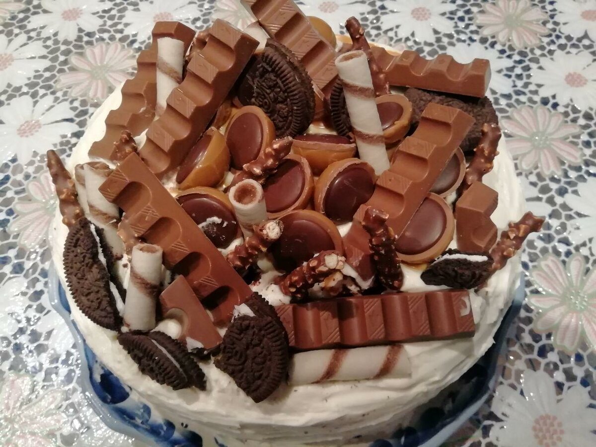Торт с шоколадными коржами