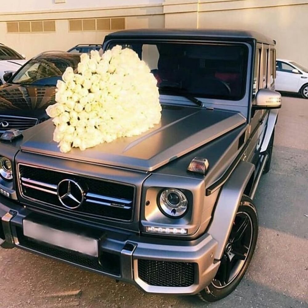 Украшение авто живыми цветами