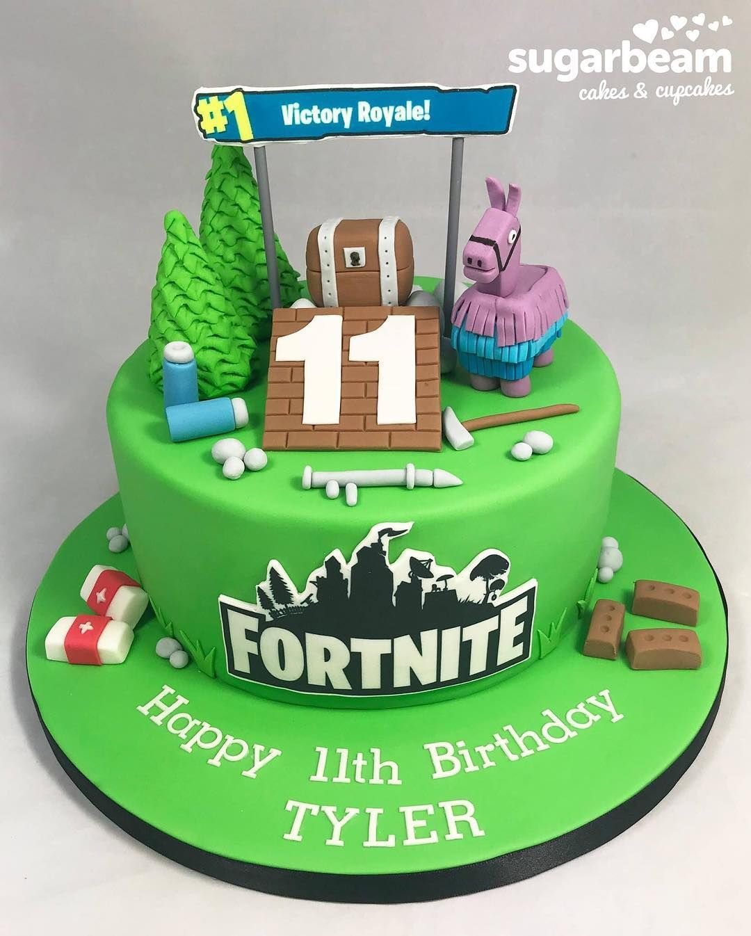 Торт в виде Fortnite