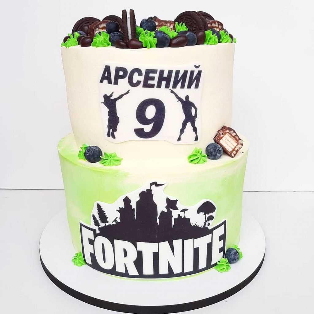Торт два яруса ФОРТНАЙТ для мальчика