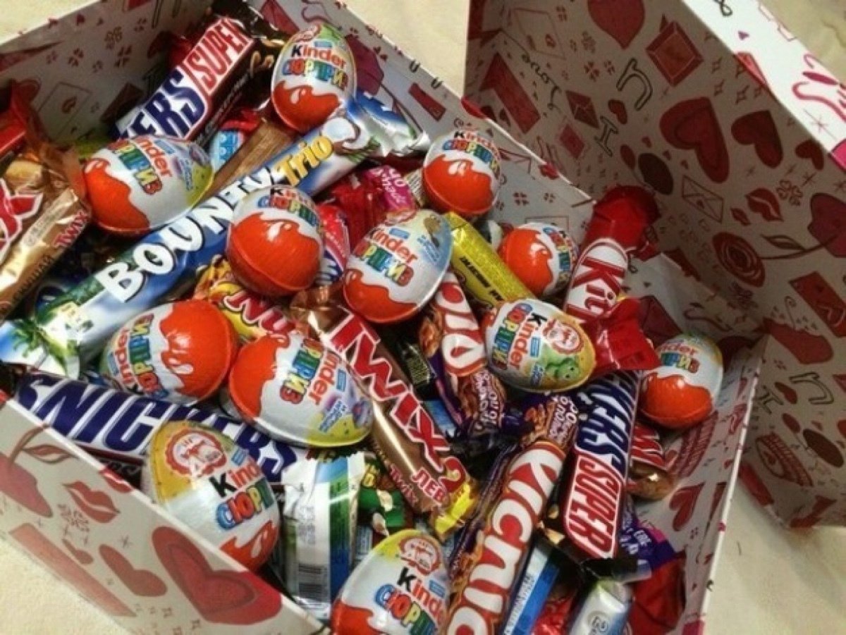 Шоколадное яйцо мега шоко