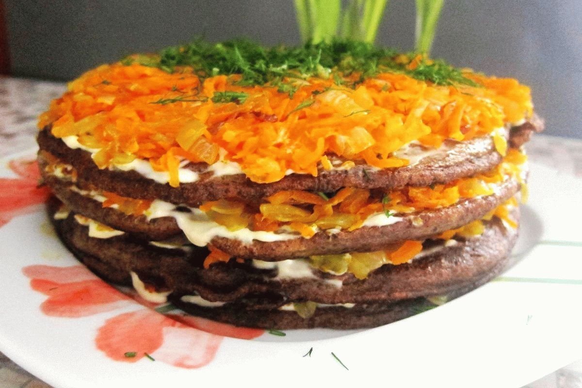 Печеночный торт с морковью