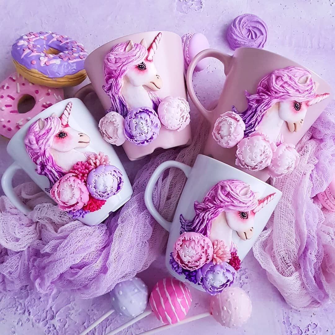 Кружки с куклами из полимерной глины