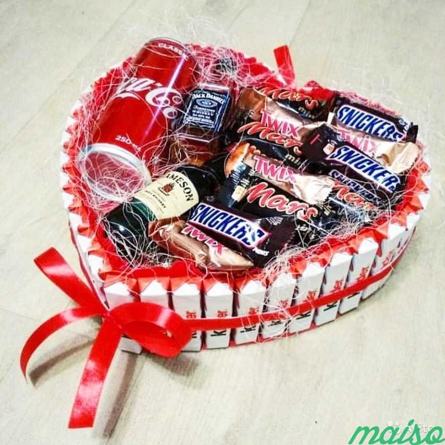 Подарок из киндеров для мальчика