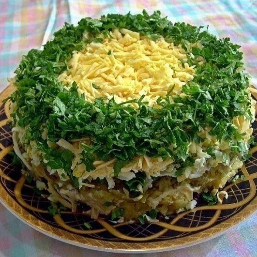 Салат Бонапарт с курицей и грибами