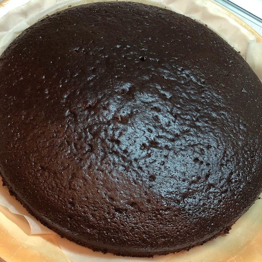 Торт с черными коржами