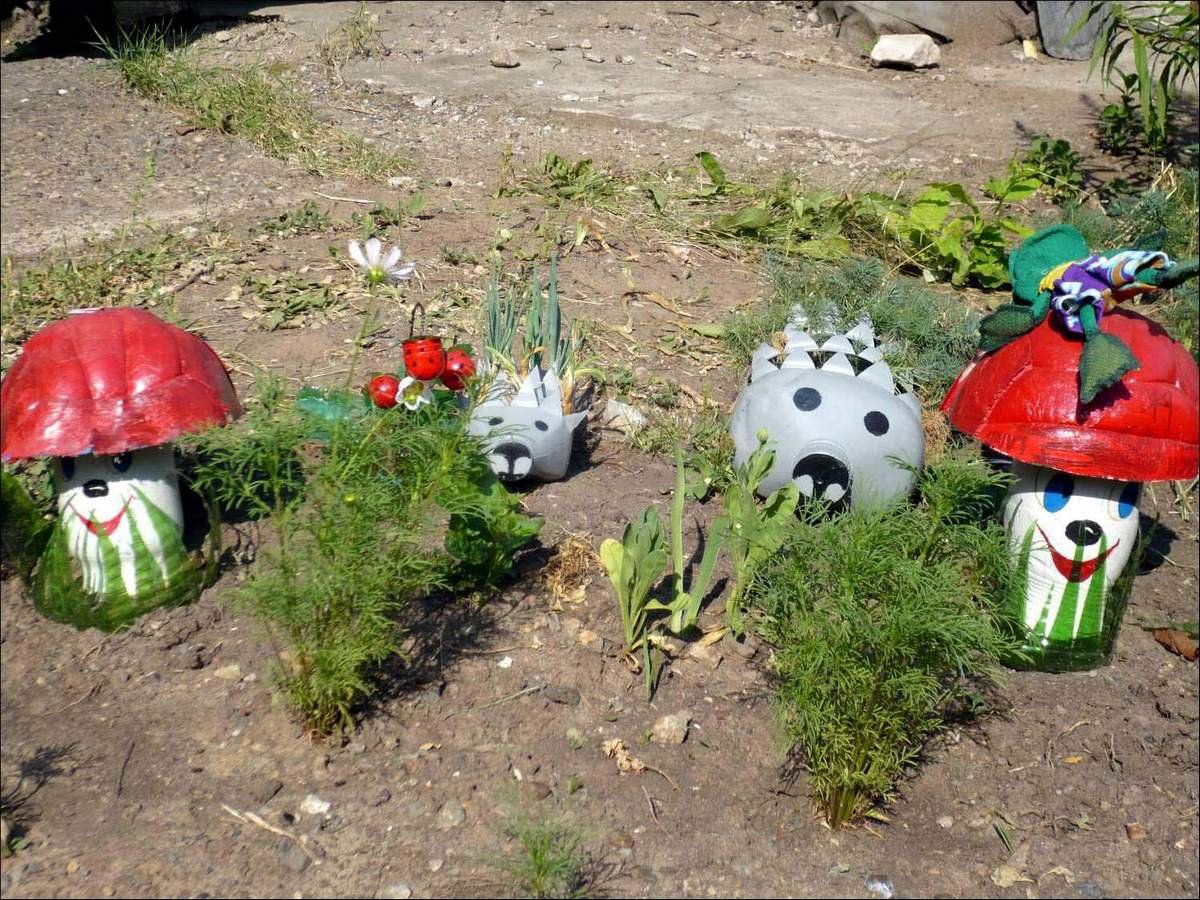 Пластиковые бутылки для сада